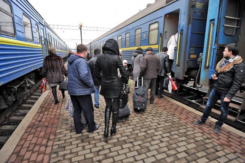 Политолог: Миллионы украинцев продолжат покидать страну, чтобы зарабатывать на жизнь за рубежом