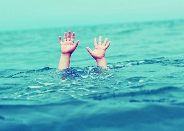 В Саратовской области 7-летняя девочка утонула, провалившись под лед