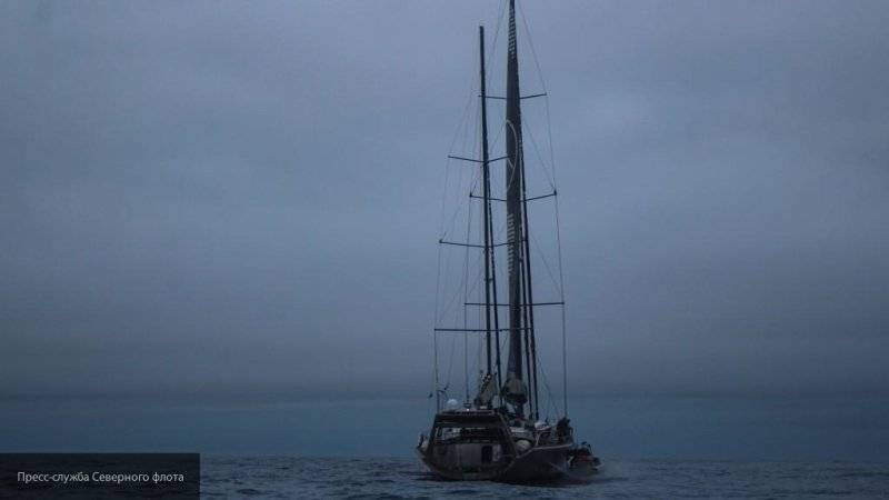 Штормовой ветер перевернул яхту рядом с побережьем Греции