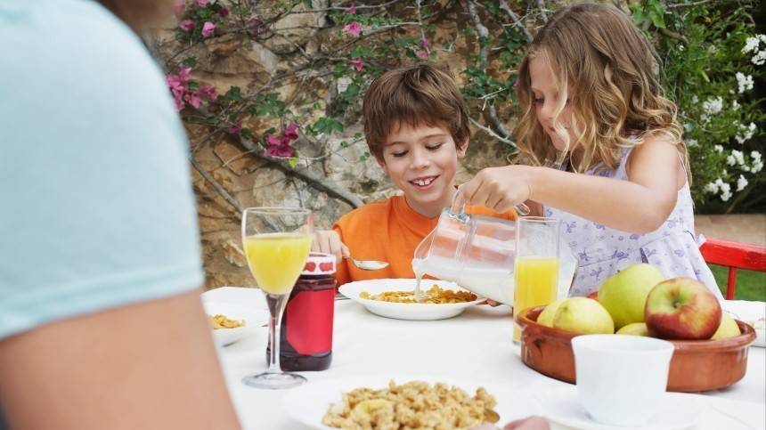 Что категорически нельзя есть на завтрак, особенно детям?