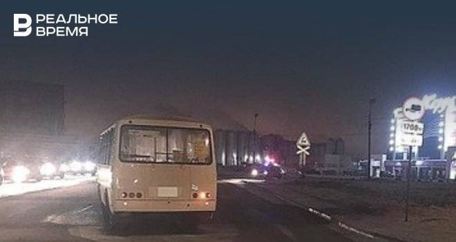 В Уфе пассажирский автобус сбил двух девушек