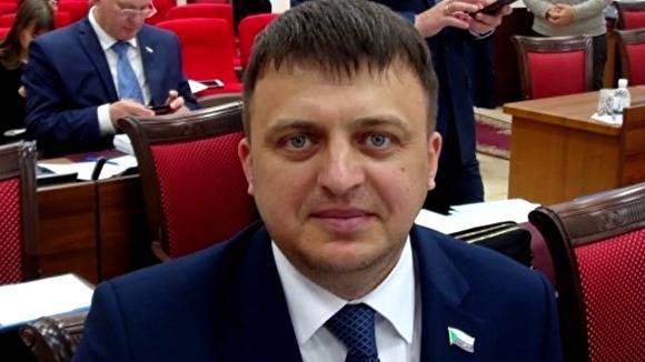 Хабаровского сенатора лишили полномочий после огласки истории с его судимостью