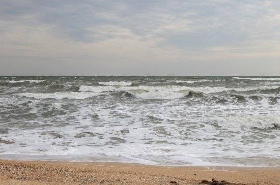 СМИ сообщили о стометровом отливе в Азовском море