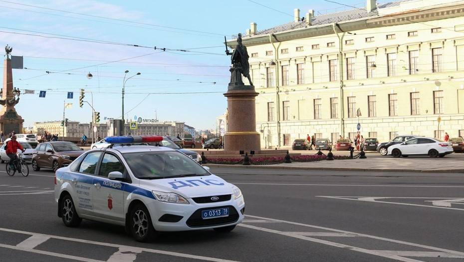 В Петербурге с погоней задержали подростка, угнавшего каршеринговый автомобиль