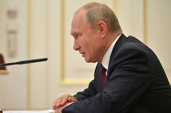 Путин провёл совещание с Совбезом РФ по ситуации на юго-востоке Украины