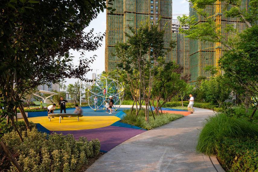 В Китае открыли парк на крыше ТЦ (Фото)