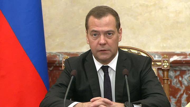 Медведев: Россия первой не будет отменять санкции против Европы