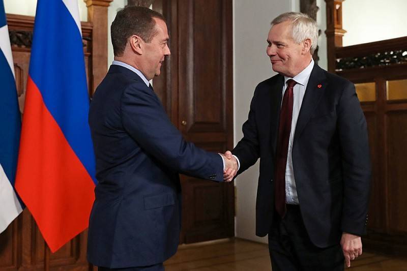 Дмитрий Медведев: «Это Брюссель испортил отношения с Россией. Пусть теперь и просит их восстановить!»