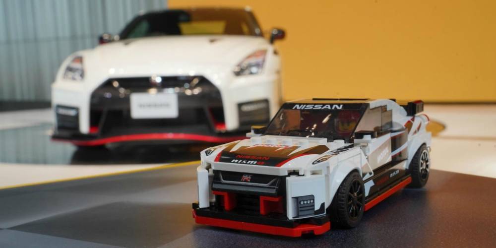 Lego создал модель суперкара Nissan GT-R из 300 деталей