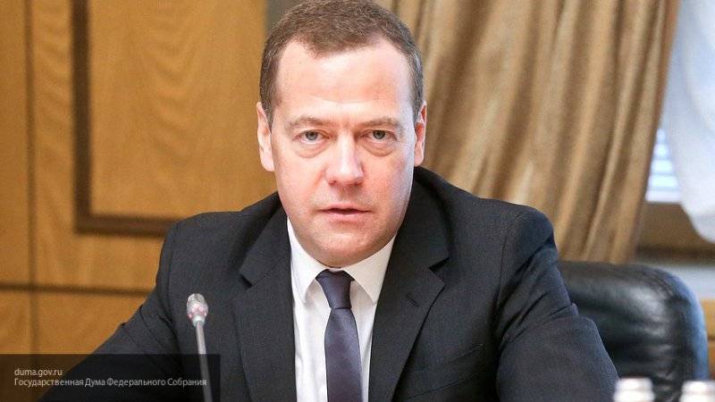 Медведев заявил, что Россия не будет отменять контрсанкции первой