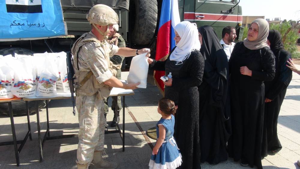 Представители российского ЦПВС раздали гражданам Сирии 900 продовольственных наборов