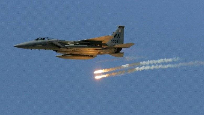 СМИ сообщают, что самолеты международной коалиции атаковали город Аль-Баб в Сирии