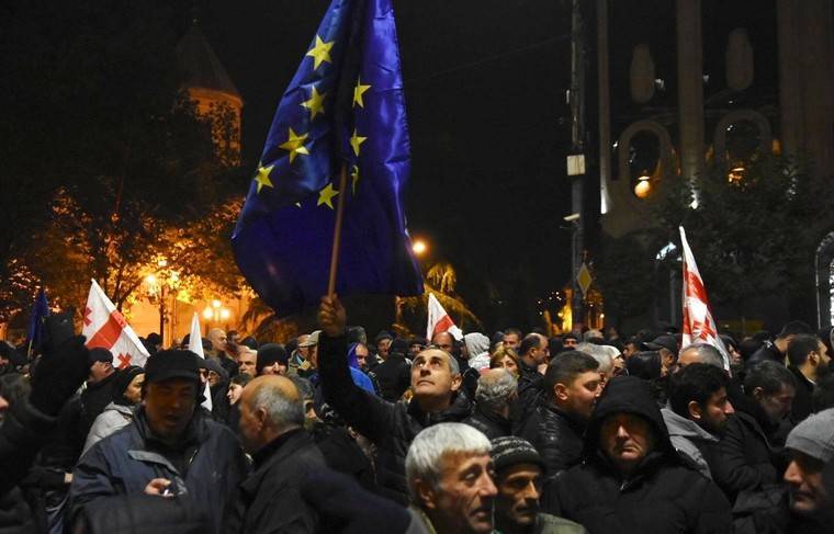 МВД Грузии назвало число задержанных протестующих у парламента в Тбилиси
