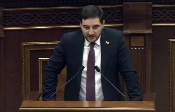 Депутат Пашинян призвал экс-главу СНБ Армении отказаться от «манипуляций»