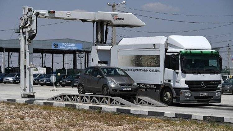 Крымские таможенники ограничат пропуск машин на границе с Украиной