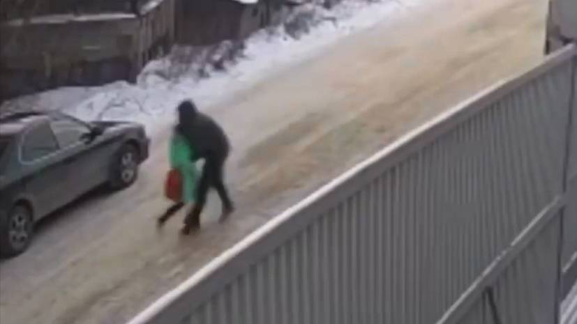 В Иркутске прохожие спасли девятилетнюю девочку от похищения — видео