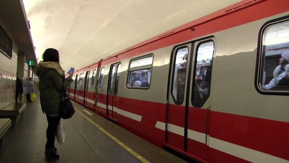 В Новый год и Рождество метро Петербурга будет работать круглосуточно