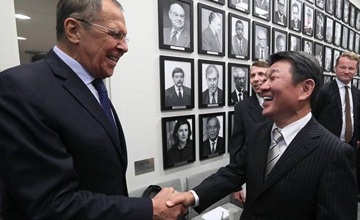 Россия и Япония расширяют совместную хоздеятельность: министры иностранных дел обсудили «северные территории» (Нихон кэйдзай, Япония)
