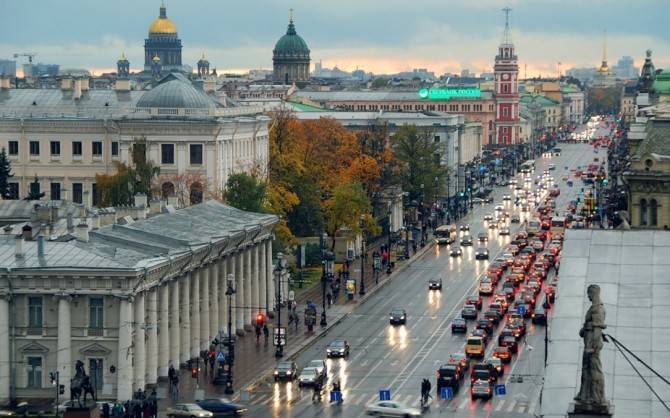 В России на тысячу жителей приходится 306 легковых автомобилей
