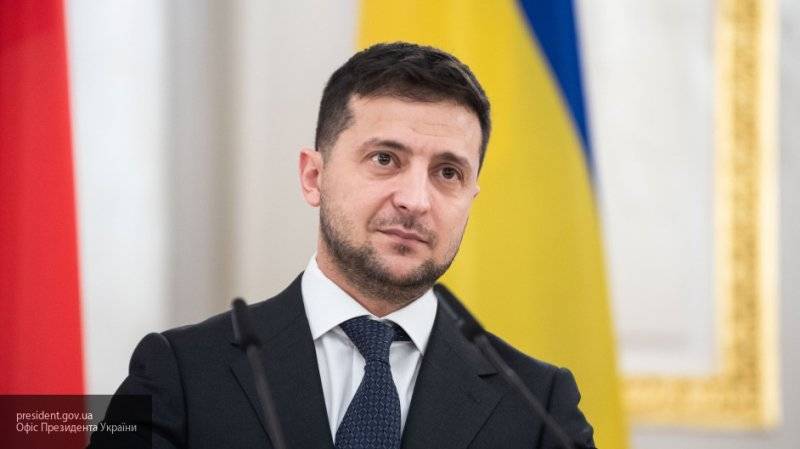 Зеленский назвал отношения Украины с Россией "очень сложными"