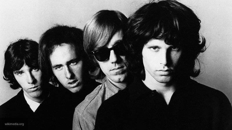 Умер студийный бас-гитарист американской группы The Doors Дуг Лубан