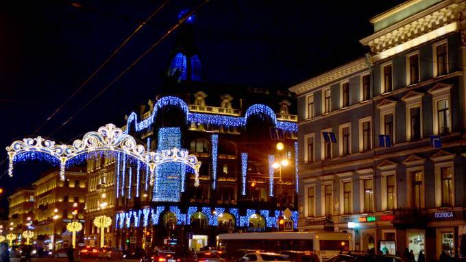 В преддверии Нового года Невский проспект закроют для проезда 31 декабря в 21:00