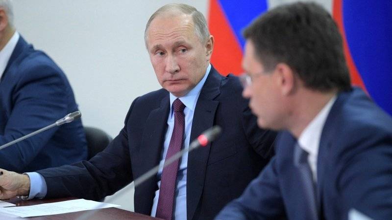 Путин, Новак и Миллер обсудили работу с Украиной в сфере энергетики