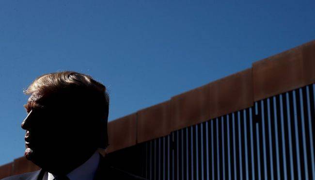 Семейный подряд: зять Трампа возглавил стройку стены на границе с Мексикой