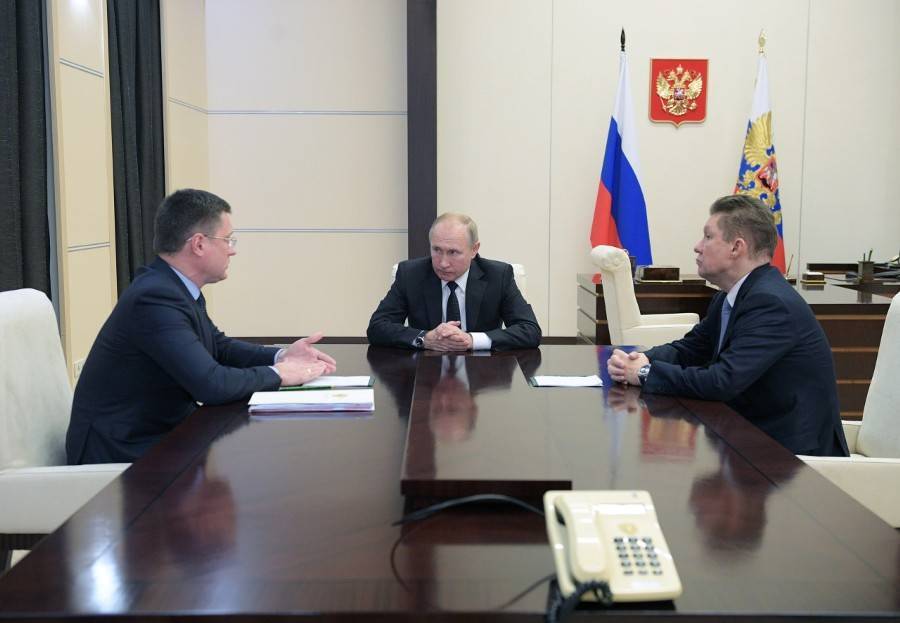 Путин обсудил с Миллером и Новаком транзит газа через Украину