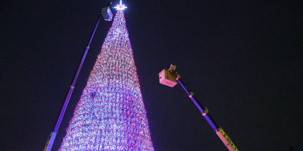 30-й по населению город России поставил елку втрое дороже кремлевской