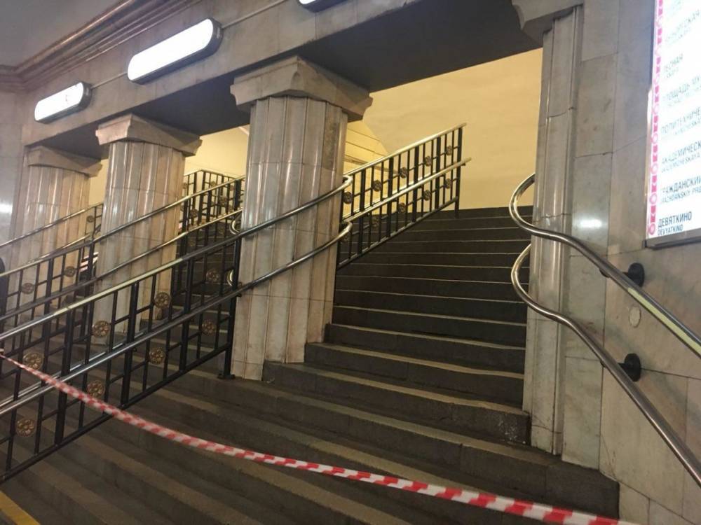 На станции метро «Технологический институт-1» заменят эскалаторы