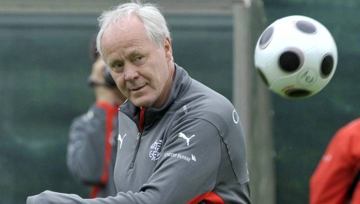Умер бывший тренер сборной Швейцарии по футболу