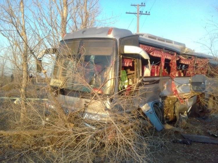 Девять человек пострадали в аварии с автобусом в Астраханской области