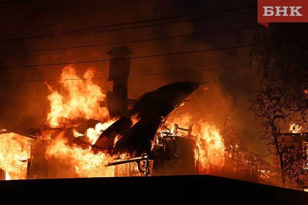 В Усть-Вымском районе огонь уничтожил дом