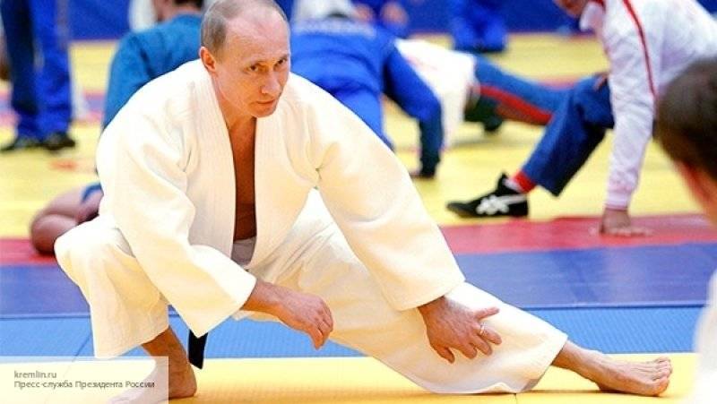 Путин рассказал, как его первый тренер убедил родителей «отпустить» сына в спорт