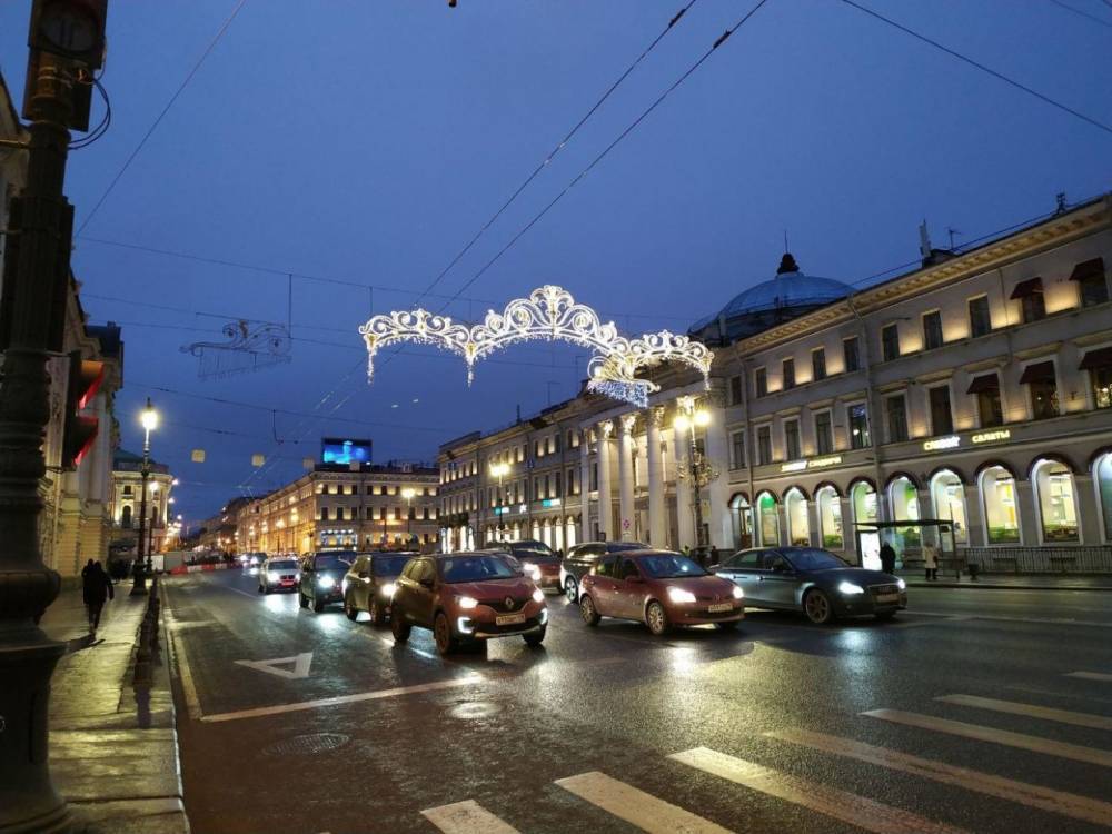 Петербург засияет новогодними огнями с 29 ноября