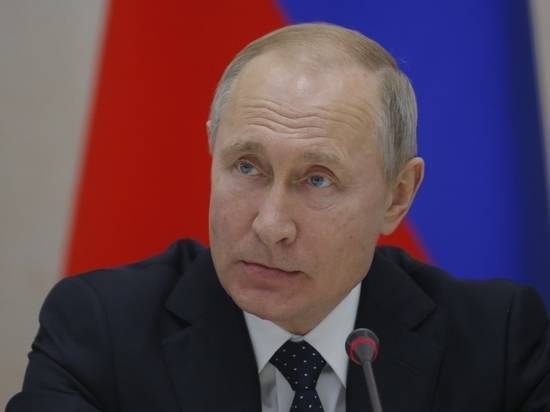 Путин отменил детские пособия в 50 рублей