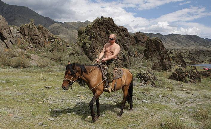 The Washington Post (США): Путин без рубашки остался в прошлом – в календаре на 2020 год он стал звездой мировой сцены