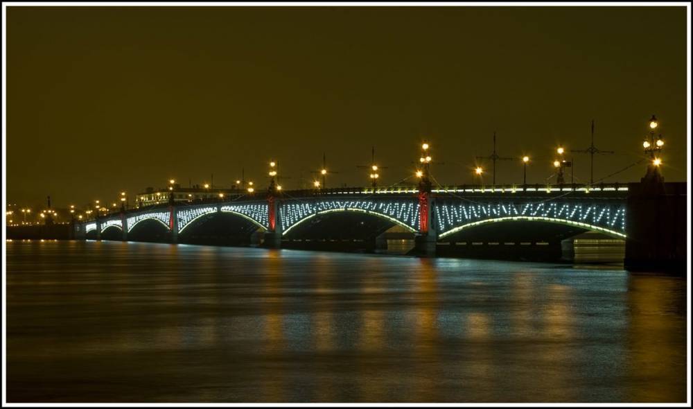 С 27 на 28 ноября мосты Петербурга разведут по обычному графику