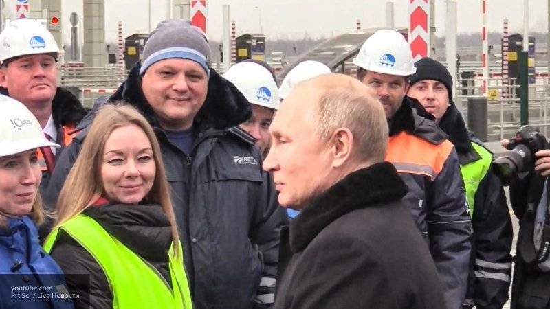 Путин  потребовал обустроить трассу М-11 пунктами отдыха, питания и АЗС