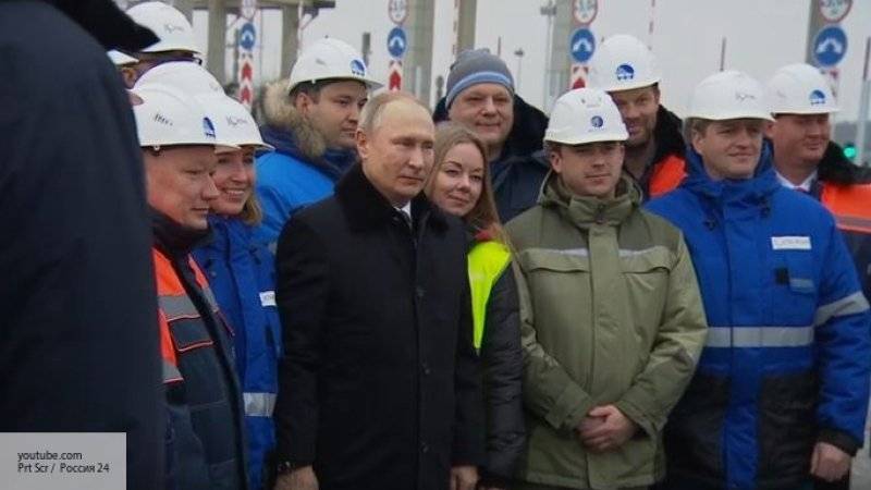 Путин поручил наградить строителей трассы М-11
