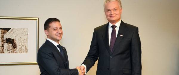 Президент Литвы поддержал продление санкций. Зеленский захлебнулся от восторга