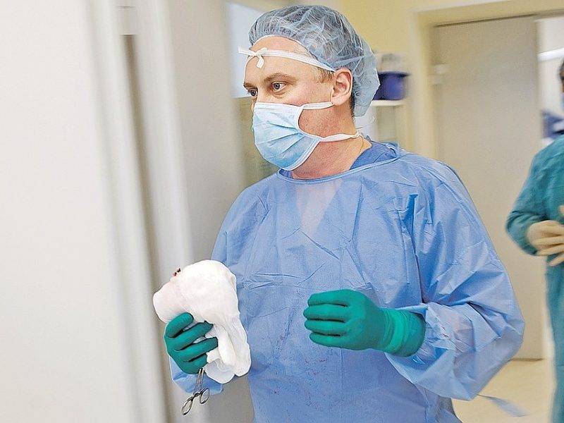 Министр Скворцова поручила вернуть трансплантолога Каабака в детский медцентр