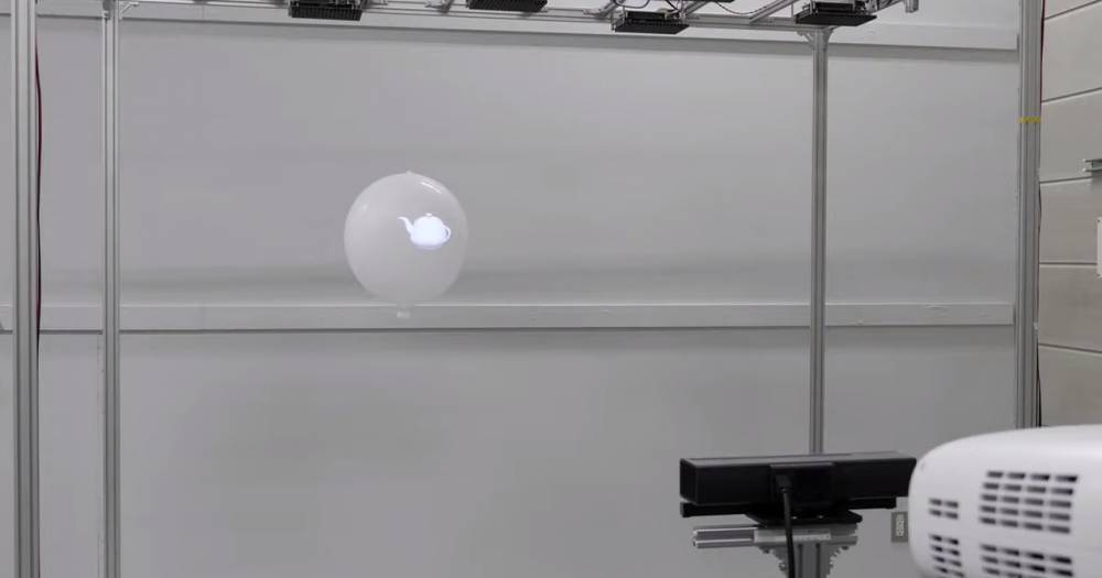 Японские инженеры превратили воздушный шар в&nbsp;интерактивный дисплей