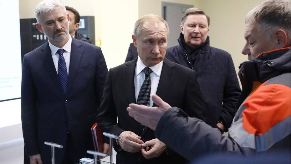 Путин поручил наградить строителей трассы Москва — Петербург