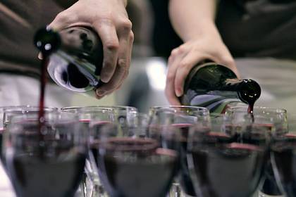 В Грузии начали выдавать туристам бесплатное вино