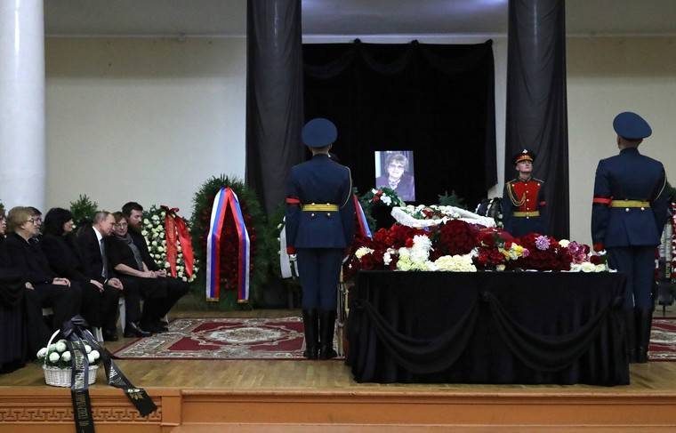 Президента СПбГУ похоронили на Северном кладбище под Санкт-Петербургом