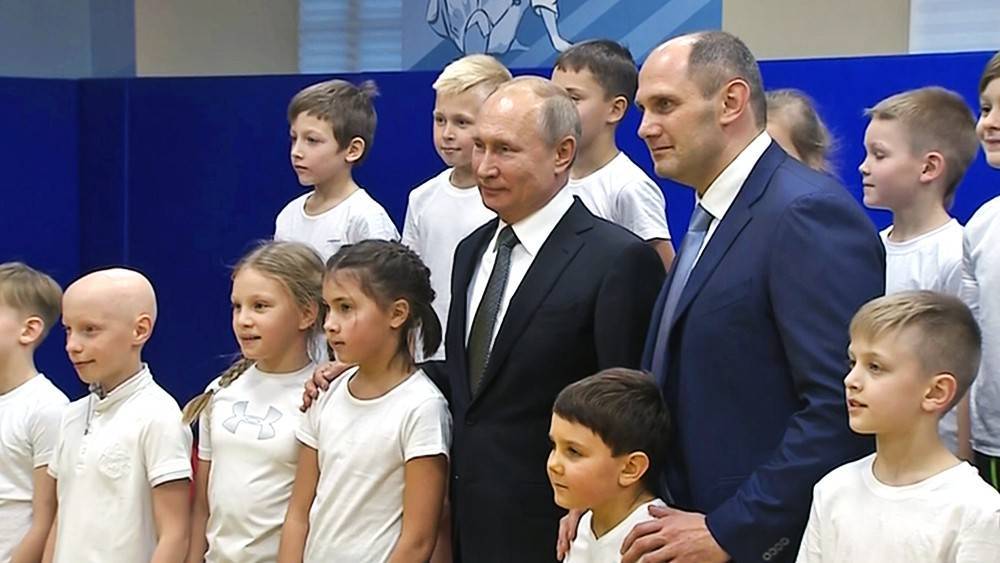 Путин посетил родной клуб дзюдо
