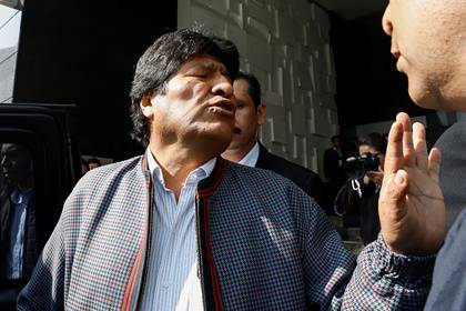 Беглого президента Боливии объявили в международный розыск