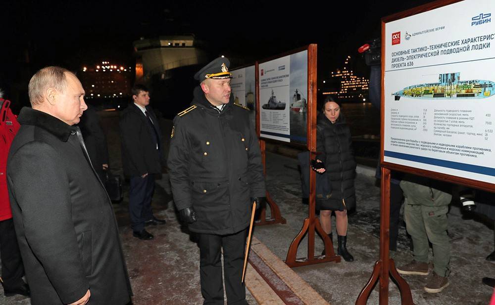 Путину показали большую подлодку "Петропавловск-Камчатский"